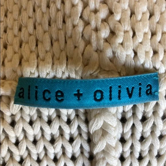 Alice and Olivia chunky knit cream sweater - Picture 4 of 4